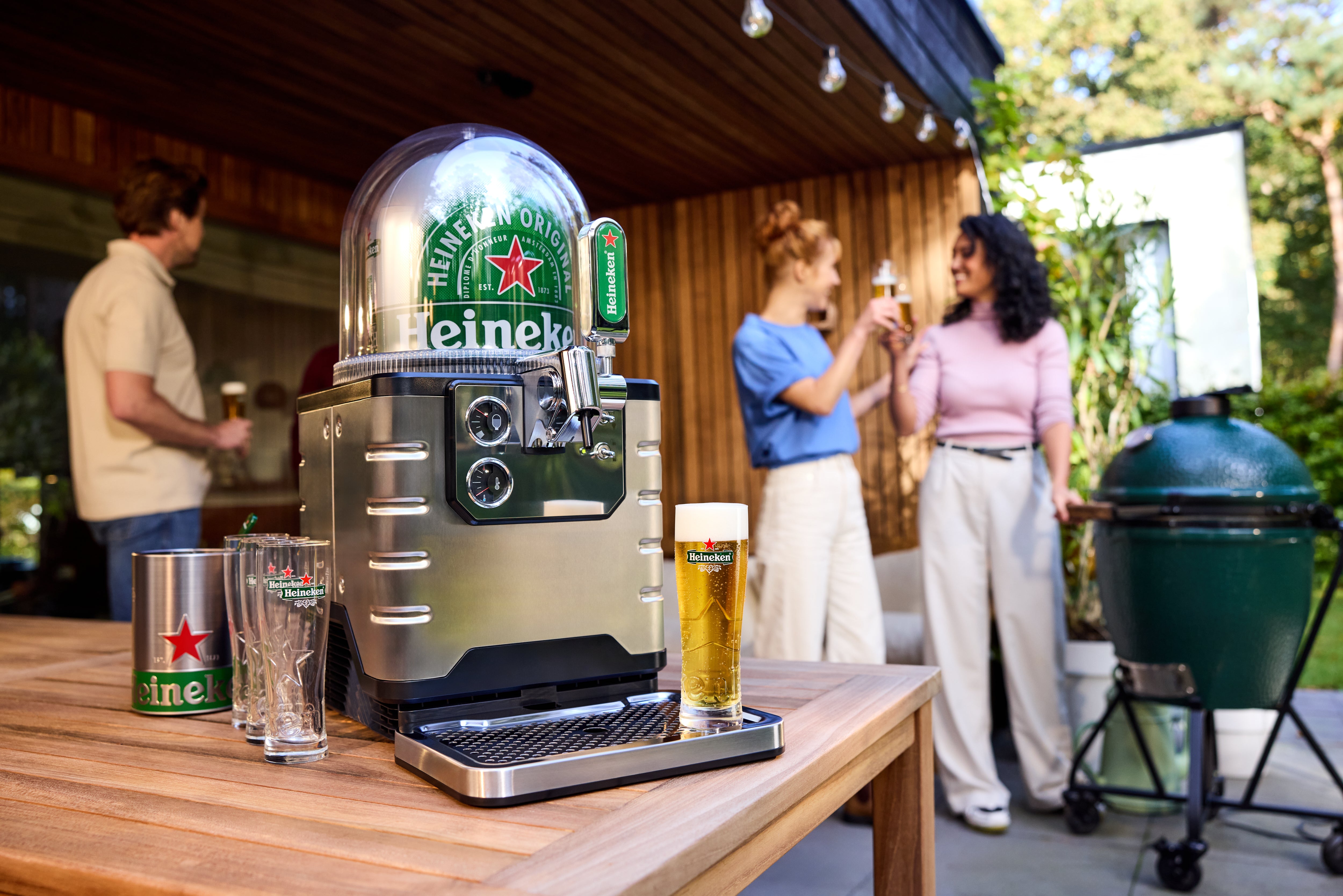 BLADE beer machine with Heineken beer glass
