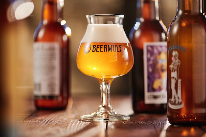 Craft Beer im Glas zum Verkosten